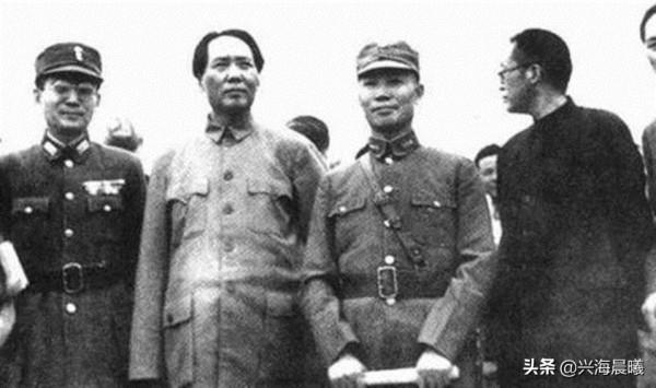 抗戰時周恩來的中將軍銜和國共談判時的上將軍銜是哪方面任命的？