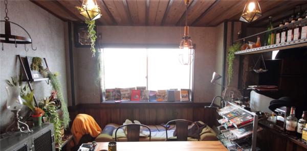 80後的他買下廢棄學校，獨居的日子一過就是7年，雖孤獨卻很自由