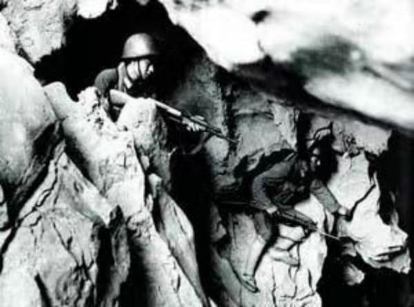 對越自衛反擊戰，我軍犧牲的兩位副師級將領都是誰？如何犧牲的？