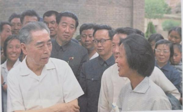 1973年，越南人來要81億元援助，周恩來在參觀結束後當眾自我批評