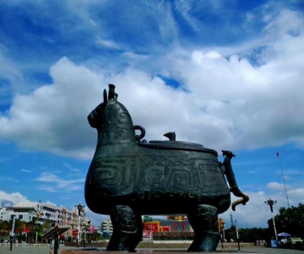 廣西老農抓狐狸發現麒麟尊，商販出價200萬被拒，上交後得200元