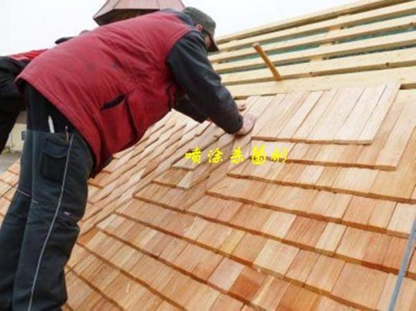 國外屋頂也太省了,木頭一片一片疊拼替代傳統瓦片,夏隔熱冬保溫 國外屋頂也太省了,木頭一片一片疊拼替代傳統瓦片,夏隔熱冬保溫