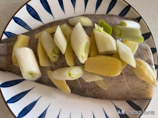 清蒸鰈魚，做法簡單味道一流，飯店的大菜在家就能輕鬆做出來