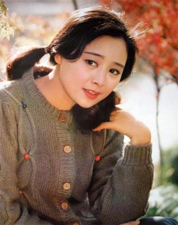 他倆因《廬山戀》而一戀成名,張瑜至今單身,郭凱敏終獲幸福 他倆因《廬山戀》而一戀成名,張瑜至今單身,郭凱敏終獲幸福