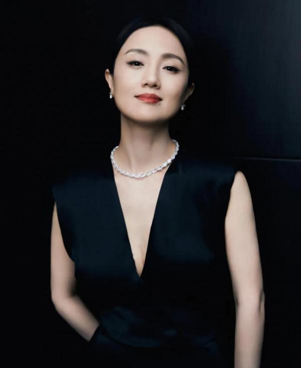 朱媛媛：出道26年，與辛柏青相愛28年生一女，46歲翻紅，人生圓滿