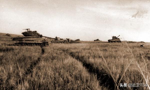 &OpenCurlyDoubleQuote;八月風暴&rdquo;中的&OpenCurlyDoubleQuote;謝爾曼&rdquo;坦克