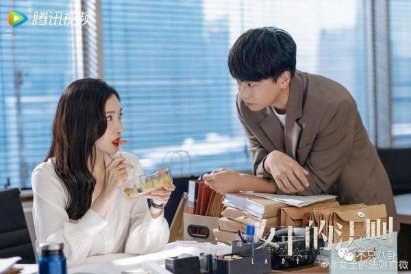 她終於演回現偶了，這次會爆嗎？