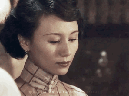 面對中年女星的成熟優雅，裝嫩與真嫩都抵擋不住，歲月的風情美