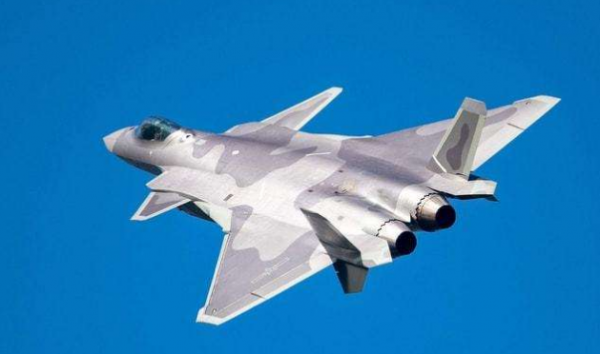 美軍拉響警報！為應對“殲-20衝擊”，緊急升級駐日美軍四代機