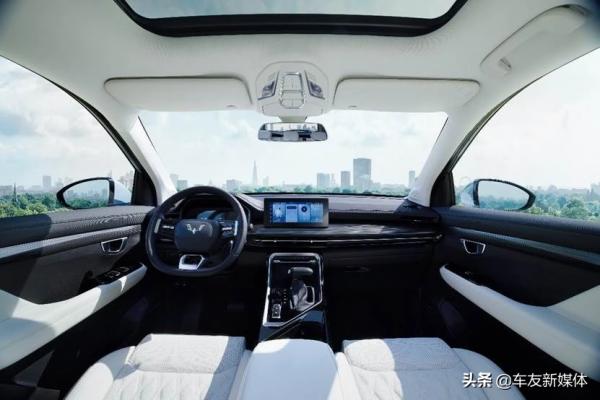 首款搭載Ling OS靈犀系統戰略車型 五菱星辰正式上市售6.98萬起 首款搭載Ling OS靈犀系統戰略車型 五菱星辰正式上市售6.98萬起