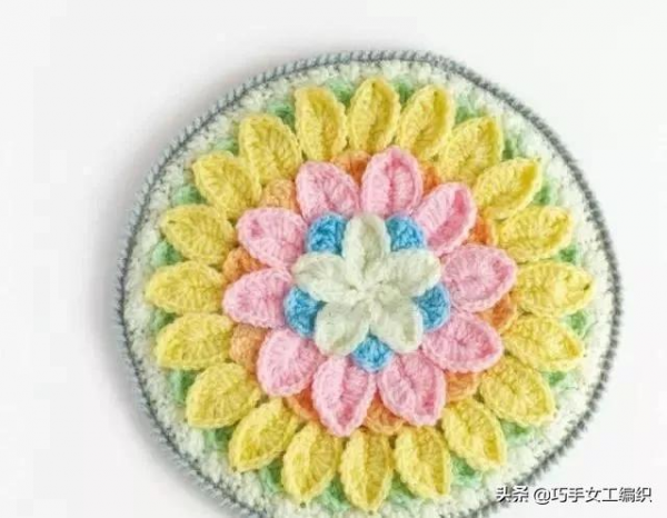 適合秋冬季的居家坐墊來一波，DIY手工毛線鉤針編織花樣坐墊圖解