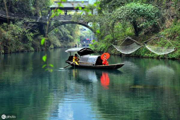 餘秋雨經典散文:三峽 餘秋雨經典散文:三峽