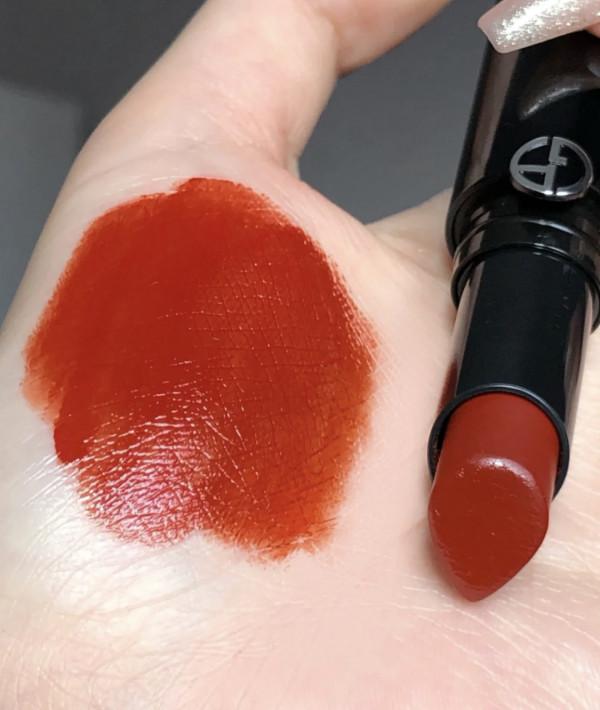 今年冬天流行的4支口紅，面板“暗黃”的女人塗，顯白又時髦高階