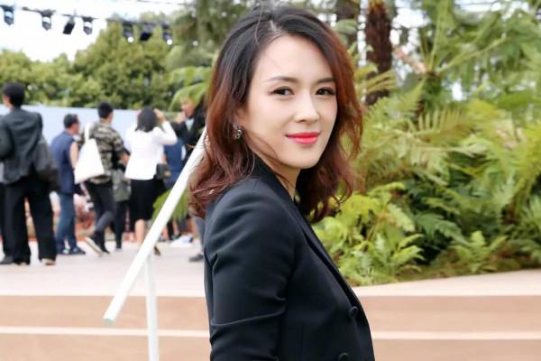 章子怡究竟做錯了啥？為何張曼玉當年寧得罪華仔，也拒絕為其頒獎