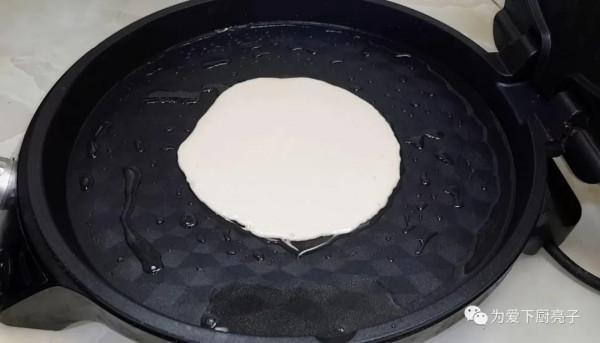 早餐餅這做法才好吃，加半斤麵粉，張張柔軟勁道，比手抓餅還香