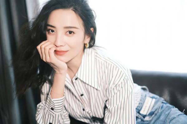 打東邊來了個宋慧喬,打西邊來了個高圓圓 打東邊來了個宋慧喬,打西邊來了個高圓圓