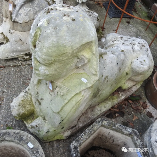 自家花園裡風吹雨淋15年的破石雕竟是古埃及文物，賣了170萬