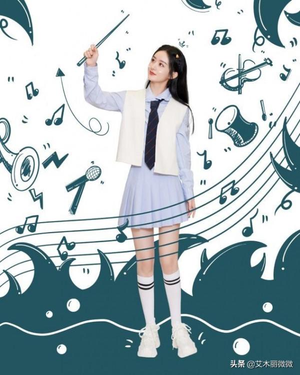 趙麗穎又&OpenCurlyDoubleQuote;嫩&rdquo;回來了，穿露臍t搭綠色開衫超甜，少女感十足