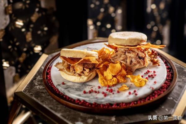 當親臨“兩種”文化交織下的遊玩聖地，會是什麼感覺？