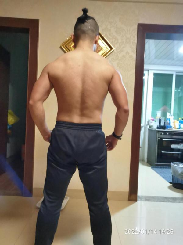 擼鐵第31天（半年多沒運動，爭取農曆新年前6塊腹肌）