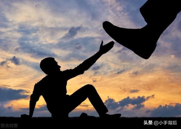 “為什麼很多年輕人不上班，在家啃老，沒本事還嫌掙的少？”？