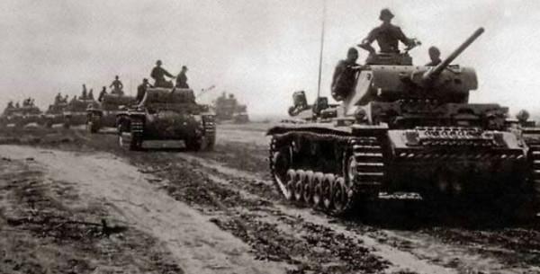 德軍第七裝甲師全殲蘇軍第5坦克師,俘虜30萬蘇軍,圍殲4個集團軍 德軍第七裝甲師全殲蘇軍第5坦克師,俘虜30萬蘇軍,圍殲4個集團軍