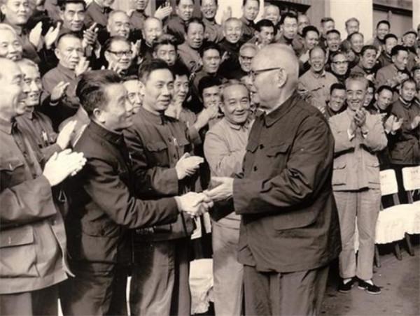 1950年,廣州一醫院4名傷員遇害,偵察員半夜埋伏,揪出特務組織 1950年,廣州一醫院4名傷員遇害,偵察員半夜埋伏,揪出特務組織