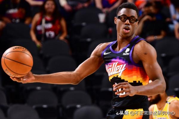 大帝慘遭太陽拋棄,保羅都喂不出來的中鋒,這10號簽到底有多爛? 大帝慘遭太陽拋棄,保羅都喂不出來的中鋒,這10號簽到底有多爛?