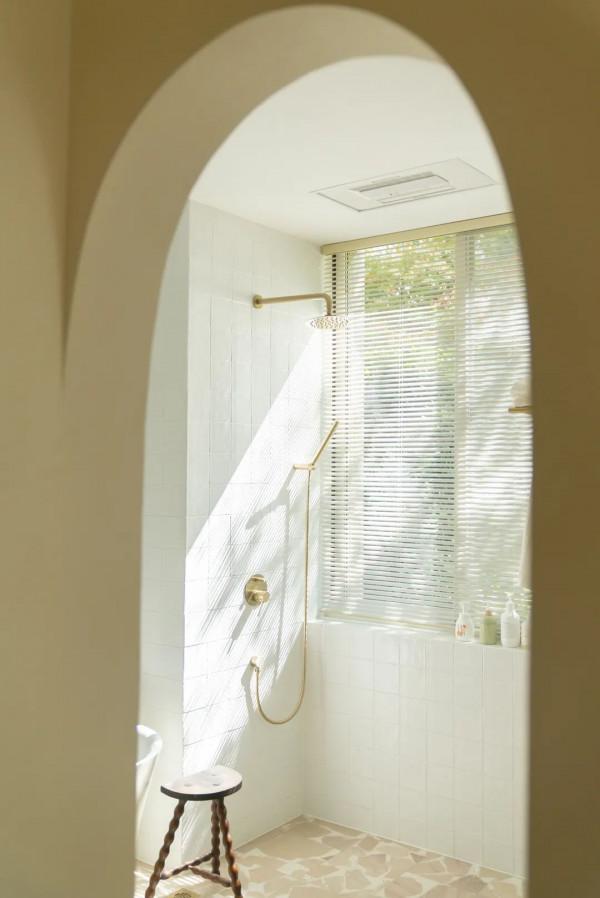 她在30歲前實現了家的夢想：落地窗大浴缸，春看櫻花秋賞楓葉