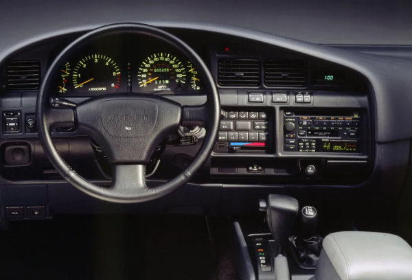 中年男人心中的“白月光”,LC是如何用70年走上神壇的 中年男人心中的“白月光”,LC是如何用70年走上神壇的