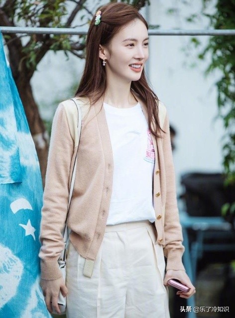 “天生的舞者”在導演椅上跳舞並抽筋，腳尖繃得筆直，腳背太美