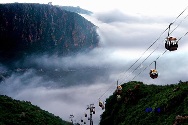 伏羲山雲濤奔湧如仙境