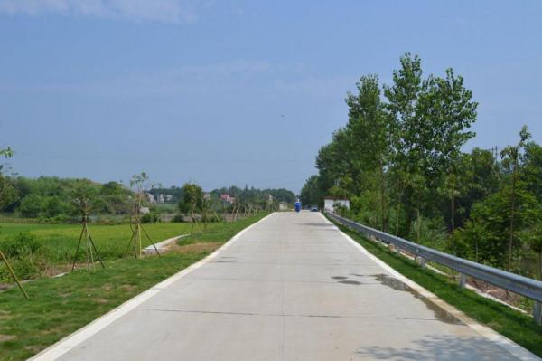 農村水泥路普遍只修3.5米,為什麼不能再修寬點? 農村水泥路普遍只修3.5米,為什麼不能再修寬點?