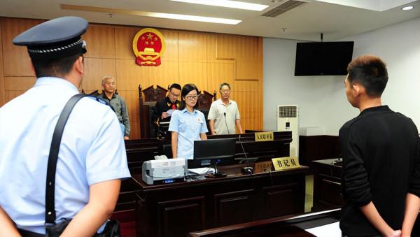 好聰明！雲南一蜂猴受傷跑到醫院“求治療”，為國家一級保護動物