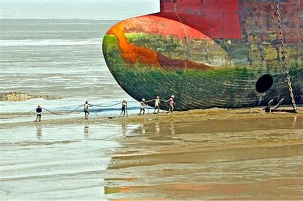 美國一美分出售航空母艦,為什麼講中標的拆船廠還虧大發了? 美國一美分出售航空母艦,為什麼講中標的拆船廠還虧大發了?