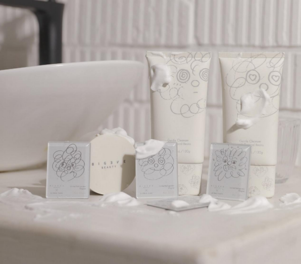 藝術家陸平原與張大奕BIGEVE BEAUTY聯名打造治癒“奶蓋人” 藝術家陸平原與張大奕BIGEVE BEAUTY聯名打造治癒“奶蓋人”