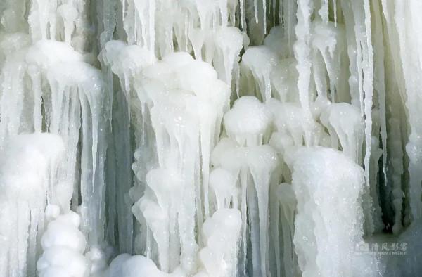 冬至：堆晶砌玉泉上凌