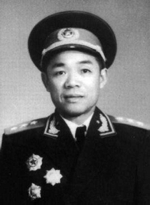 登陸海南島，作戰名單上都是副職，韓先楚大怒：都不敢上那我上