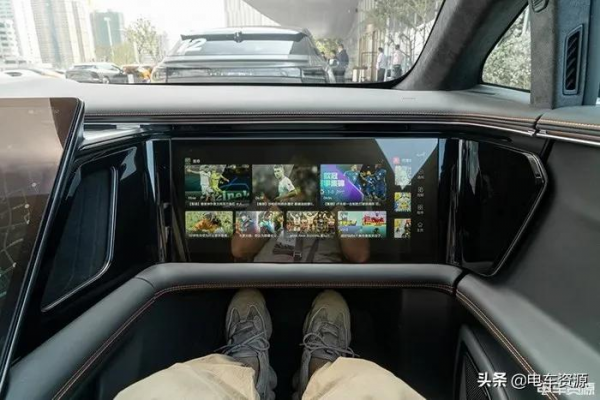 論智慧座艙，你堆砌了多少塊螢幕？