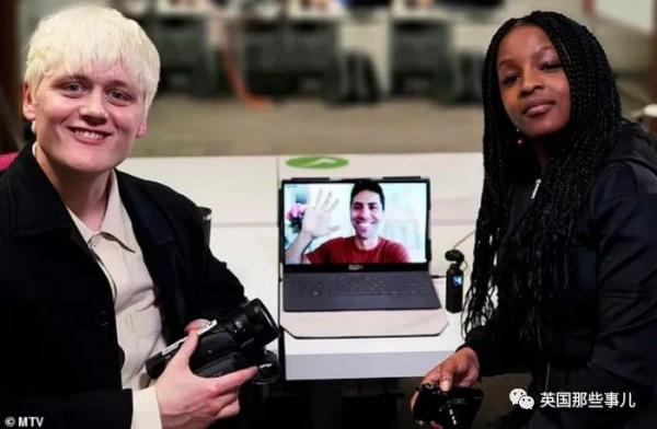 她和神秘男子網戀一年對方就是不接影片,以為是詐騙,結果是個真王子 她和神秘男子網戀一年對方就是不接影片,以為是詐騙,結果是個真王子