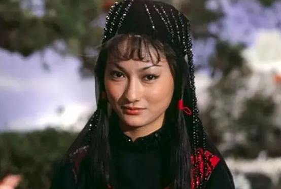 當過舞女做過乞丐,曾抑鬱自殺的惠英紅,為何被章子怡稱為";神";? 當過舞女做過乞丐,曾抑鬱自殺的惠英紅,為何被章子怡稱為";神";?