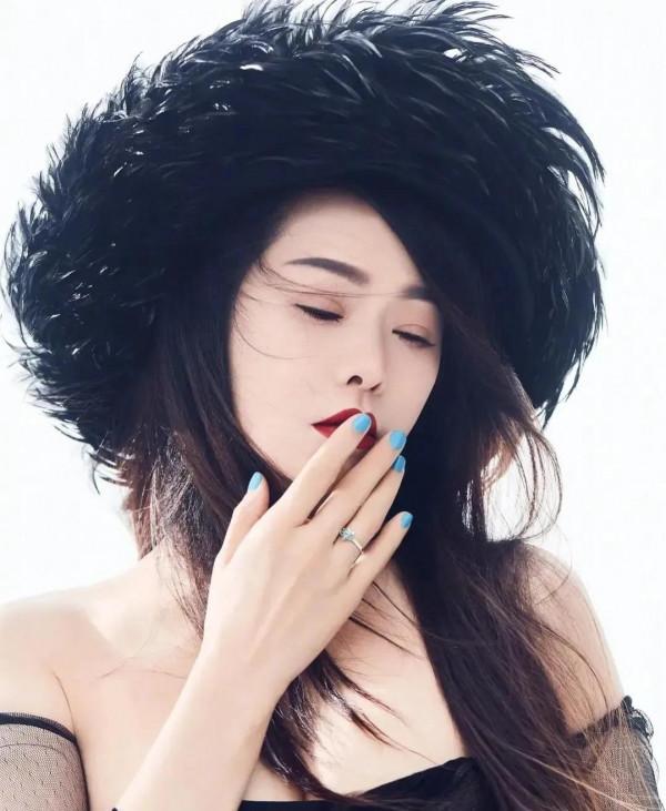 甜美女神伊能靜,真性情、真颯爽的“女豪傑” 甜美女神伊能靜,真性情、真颯爽的“女豪傑”