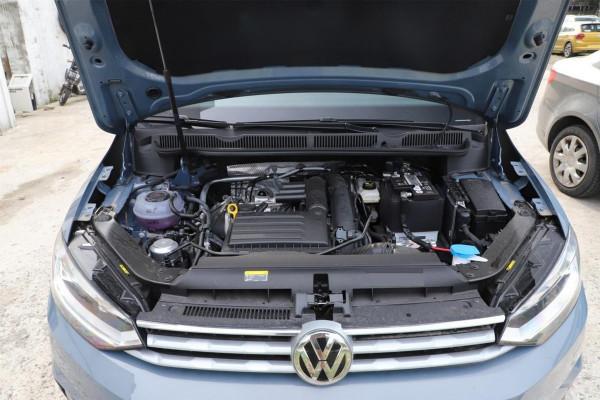 6座佈局&plus;主動剎車，百公里油耗6&period;3升，實拍大眾途安L頂配版