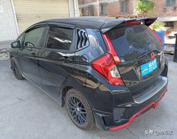 車身撞稀碎，這輛本田飛度換個馬甲賣6萬？車主：不退車就法庭見