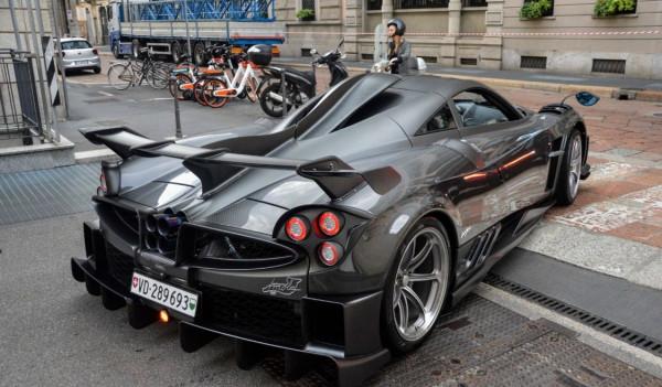 俄羅斯寡頭，身家千億，超跑15輛，5輛是布加迪