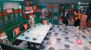 娛樂熱點：春節檔總票房突破20億，易烊千璽成為首位百億票房00後