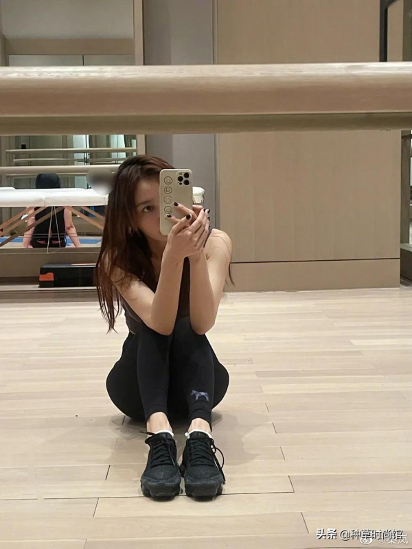 47歲周迅、張雨綺又談姐弟戀了！這屆男人不行？