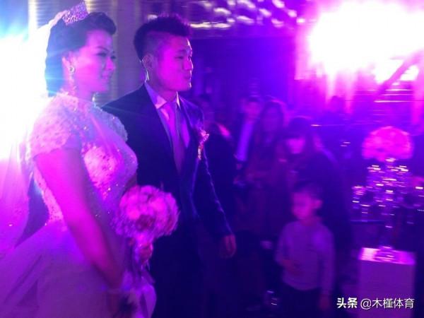 呂小軍的故事：17歲借錢訓練，29歲娶愛妻，37歲＂高齡＂再奪金