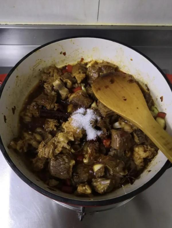 冬日必吃美食——酸菜燉牛肉