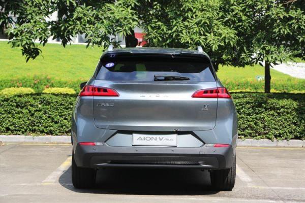 續航702公里，150米內可召喚泊車，試駕廣汽埃安AION V Plus